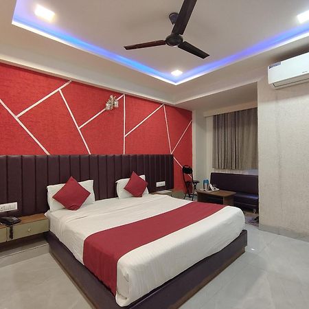 Hotel Avadh Palace, Subhash Bridge, Rto Circle, أحمد أباد المظهر الخارجي الصورة
