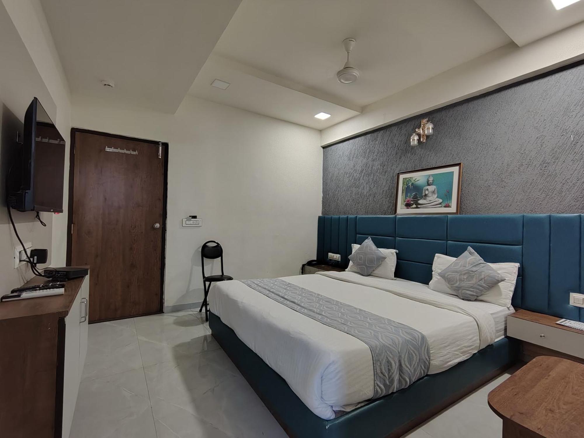 Hotel Avadh Palace, Subhash Bridge, Rto Circle, أحمد أباد المظهر الخارجي الصورة