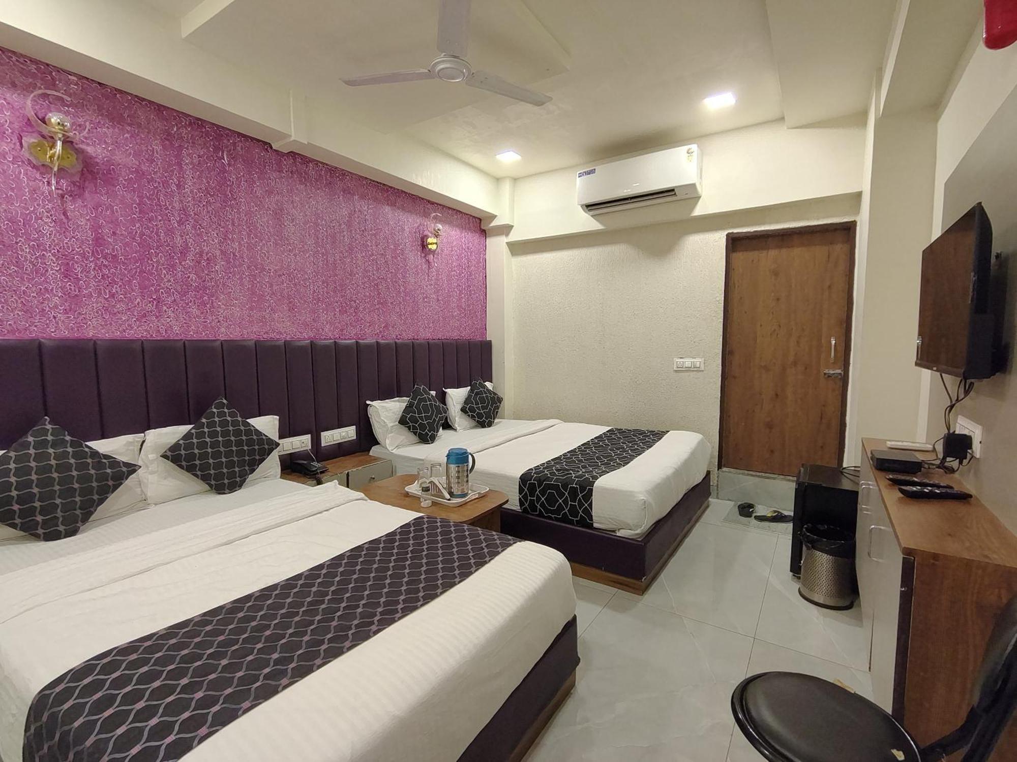 Hotel Avadh Palace, Subhash Bridge, Rto Circle, أحمد أباد المظهر الخارجي الصورة