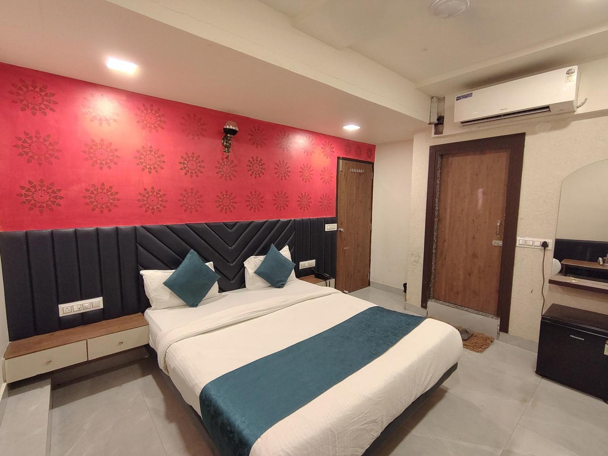 Hotel Avadh Palace, Subhash Bridge, Rto Circle, أحمد أباد المظهر الخارجي الصورة