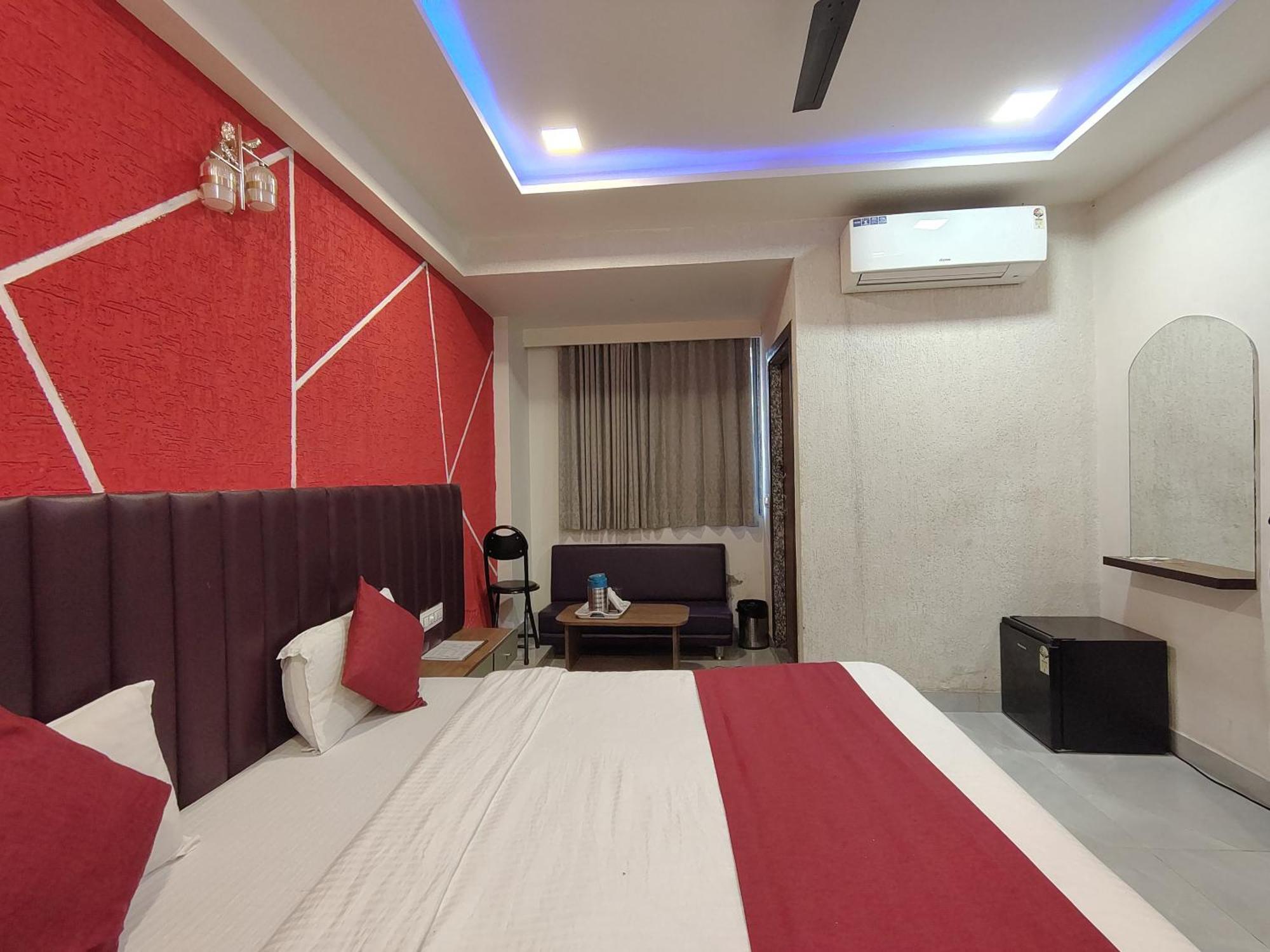 Hotel Avadh Palace, Subhash Bridge, Rto Circle, أحمد أباد المظهر الخارجي الصورة
