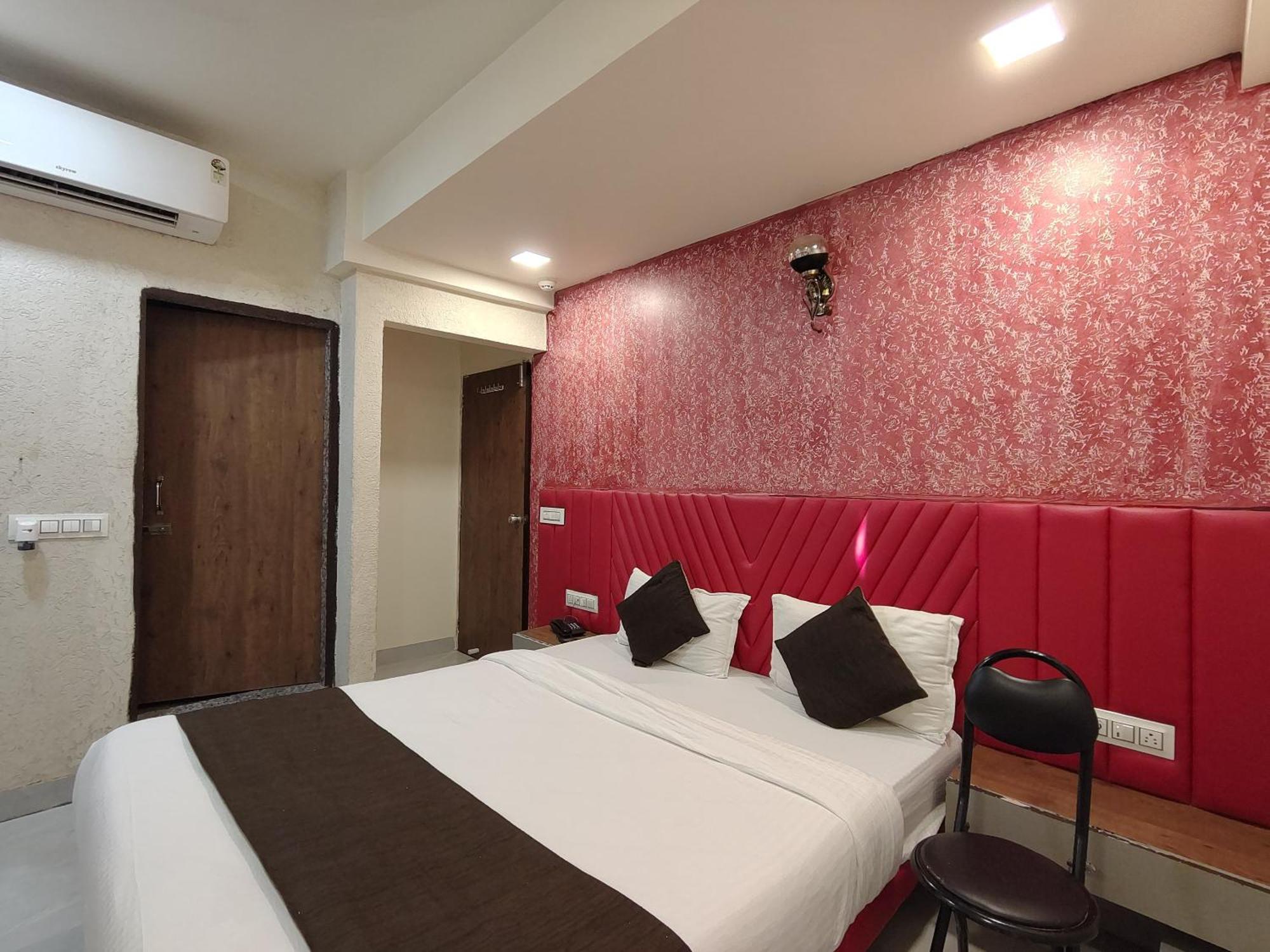 Hotel Avadh Palace, Subhash Bridge, Rto Circle, أحمد أباد المظهر الخارجي الصورة